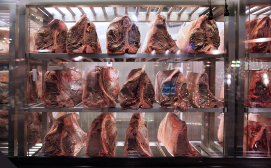 Het effect van dry aging op de smaak en textuur van rundvlees